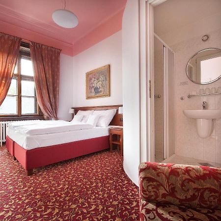 Ea Zamecky Hotel Hrubá Skála Exteriör bild