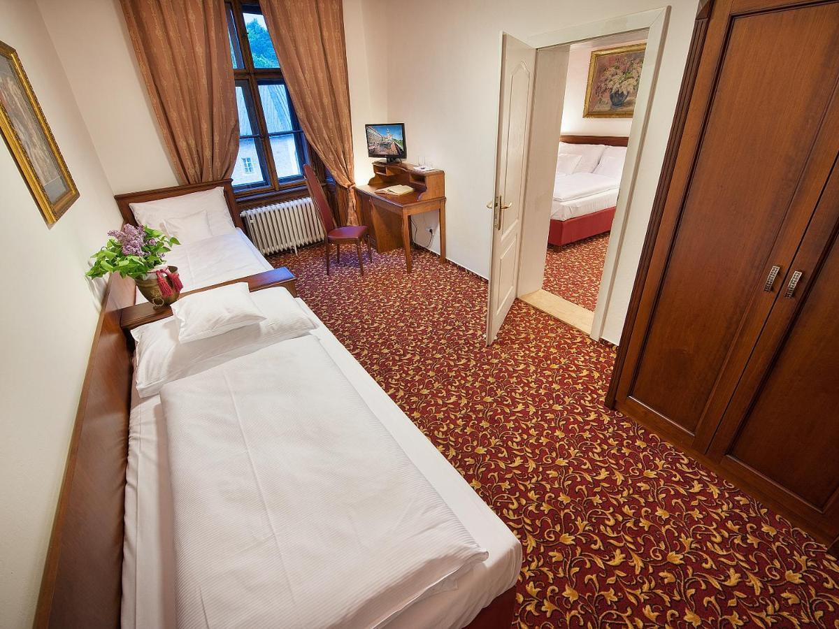 Ea Zamecky Hotel Hrubá Skála Exteriör bild