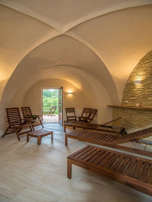Ea Zamecky Hotel Hrubá Skála Exteriör bild