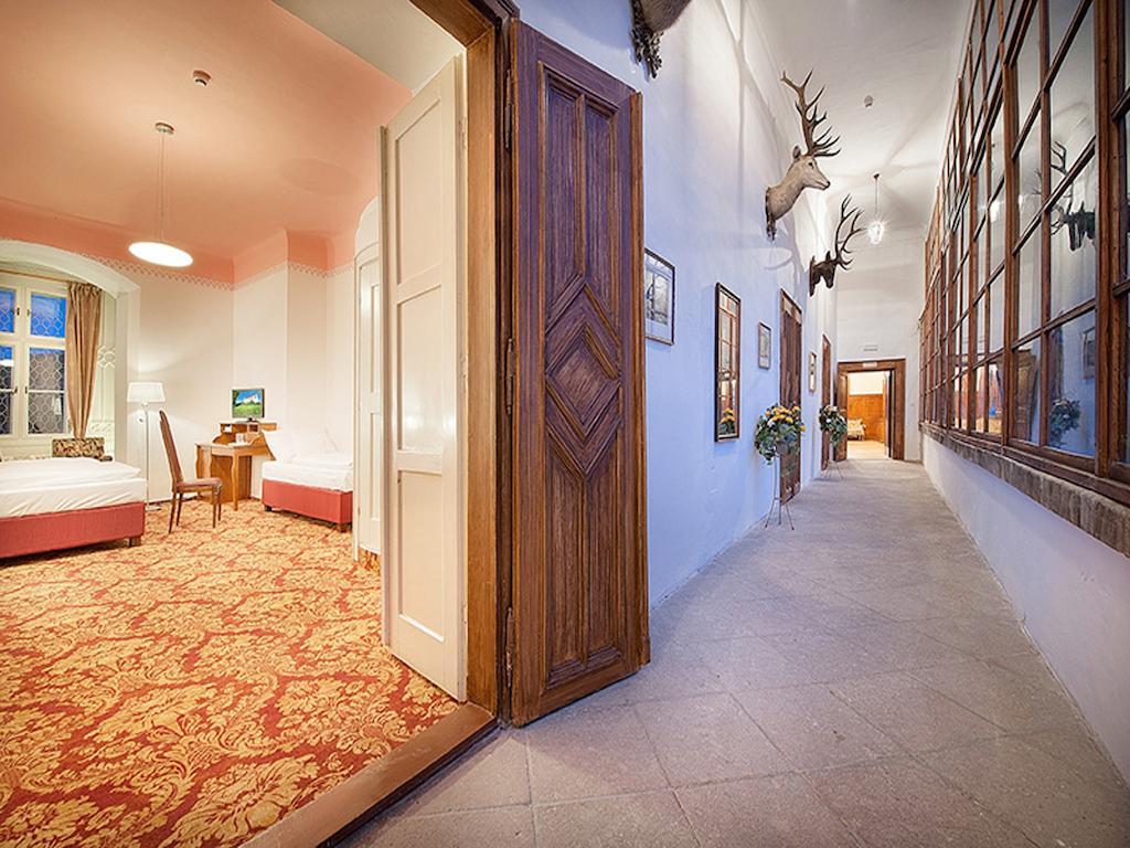 Ea Zamecky Hotel Hrubá Skála Exteriör bild