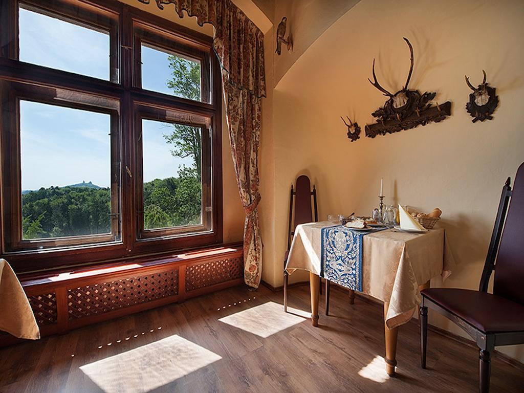 Ea Zamecky Hotel Hrubá Skála Exteriör bild