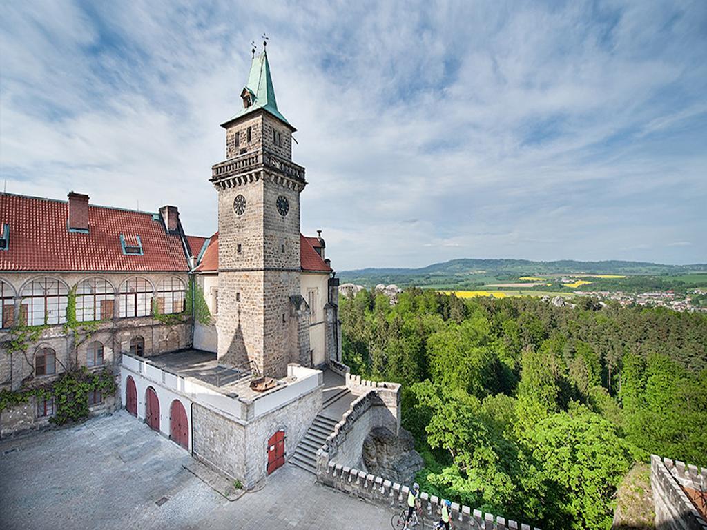 Ea Zamecky Hotel Hrubá Skála Exteriör bild