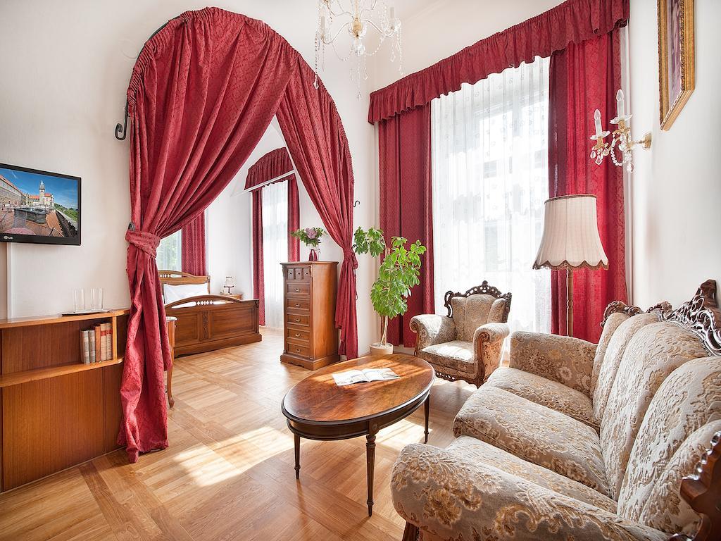 Ea Zamecky Hotel Hrubá Skála Exteriör bild